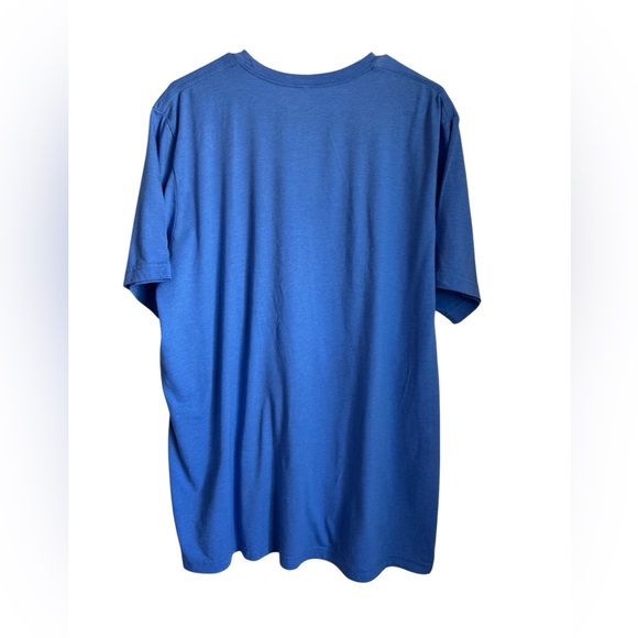 Chicago Cubs Bear Graphic T-Shirt - Picture 2 of 4